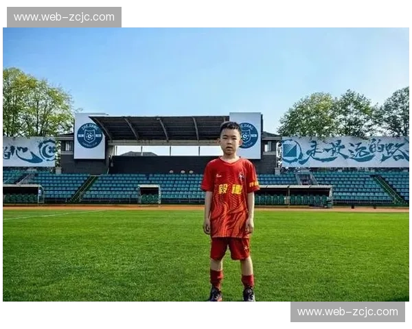 贝尔格莱德红星签约中国小将 16岁万项进入塞尔维亚青训体系 贝尔格莱德红星签约中国小将 16岁万项进入塞尔维亚青训体系